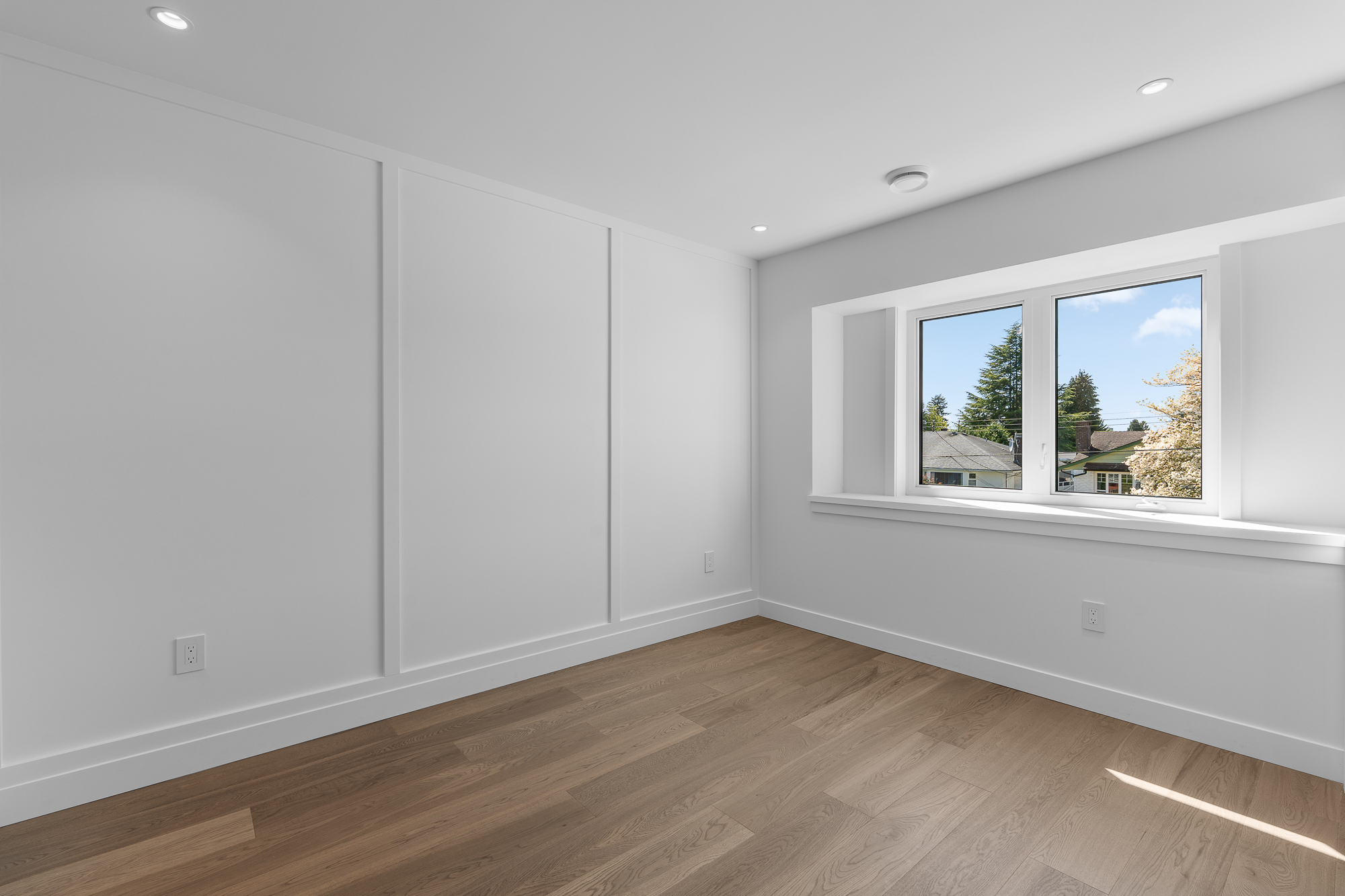 #1 - 1860 Moore Avenue